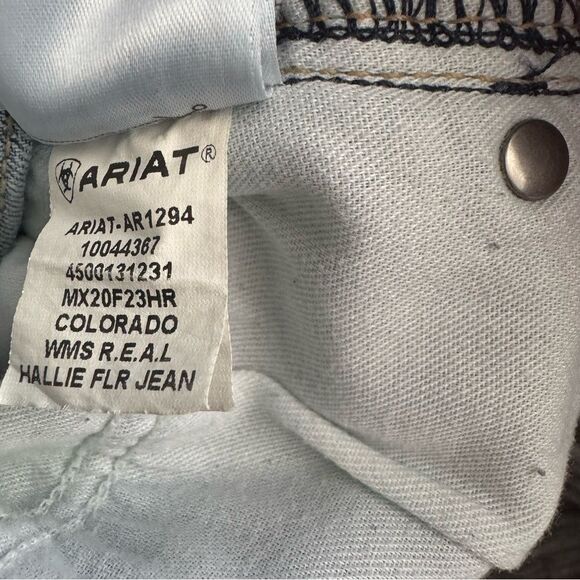 Ariat R.E.A.L Hallie Flare Jean Mid-Rise Light Wash Denim Size 28R - Picture 9 of 13